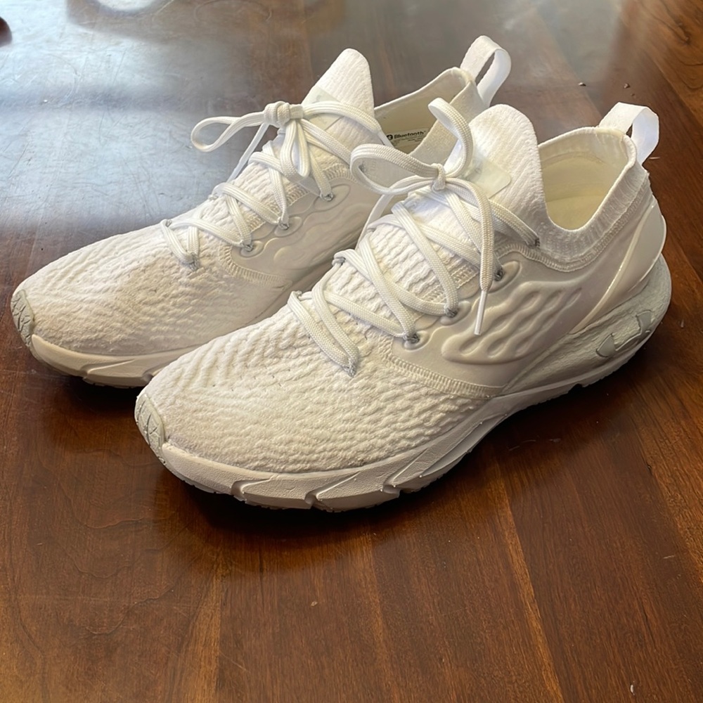 All white Under Armour HOVR Phantom 2 size 10